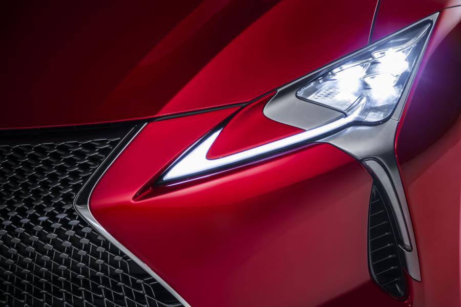 Детали экстерьера Lexus LC500 2016 года  (фото 45 из 74)
